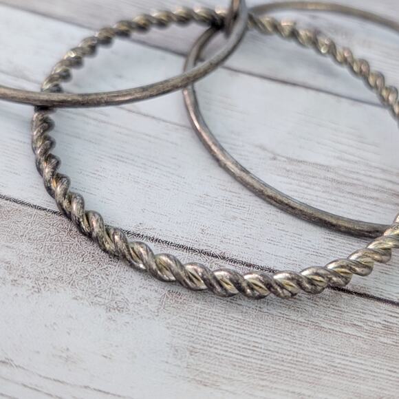 Vintage Bracelet 3 Bangles Linked Together - Fair Condition - Picture 11 of 11